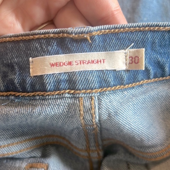 Levi’s Icon Wedgie Straight Jeans | Size 30 | Medium Wash - Picture 8 of 11